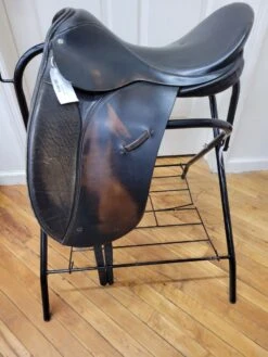 N/A Blue Ribbon Dressage 18" R -Equestrian Equipment Store 11822