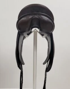 County Competitor 16.5" M -Equestrian Equipment Store 20230920 120728