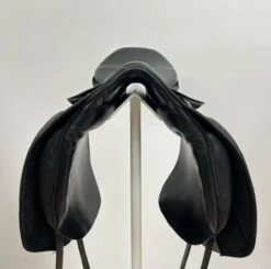 Stubben Genesis 18" XWide -Equestrian Equipment Store image7 3