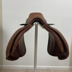 Crosby XL 17" MW -Equestrian Equipment Store img 0111