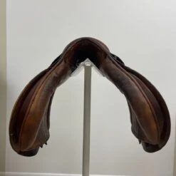 Stubben Siegfried 18" W -Equestrian Equipment Store img 0119 1