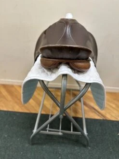 Gold Medal Saddlery 17" R AP -Equestrian Equipment Store img 0174 1