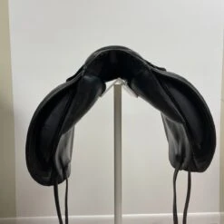 Schleese Signature Liberty 18" M -Equestrian Equipment Store img 0592