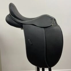 Friesian Marketplace By MTL Aachen 18" Adj DRAFT -Equestrian Equipment Store img 0745