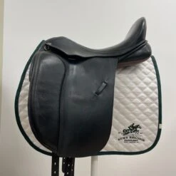 Black Country Eloquence 18" W