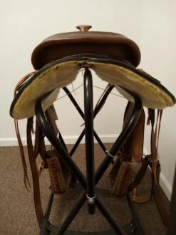 Simco Maple Leaf Roper 15" FQH