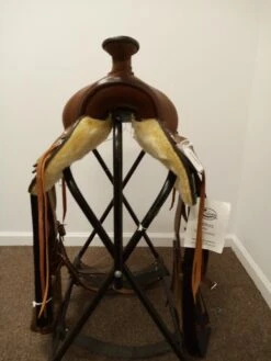 Simco Maple Leaf Roper 15" FQH -Equestrian Equipment Store img 20230524 134537