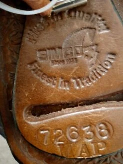 Simco Maple Leaf Roper 15" FQH -Equestrian Equipment Store img 20230524 134615