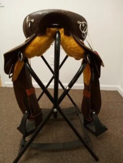 Saddlesmith Stealth Endurance 15.5" FQH -Equestrian Equipment Store img 20230524 140056