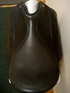 N/A Lovatt & Ricketts 20" M -Equestrian Equipment Store img 20230916 113119