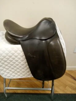 County Warmblood 17" W -Equestrian Equipment Store img 20230916 141910