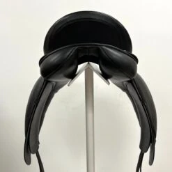 Albion Legend 17.5" XXW -Equestrian Equipment Store img 2286