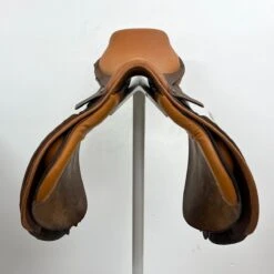 Crosby 17.5" M -Equestrian Equipment Store img 3706