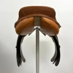 Crosby 17.5" M -Equestrian Equipment Store img 3708