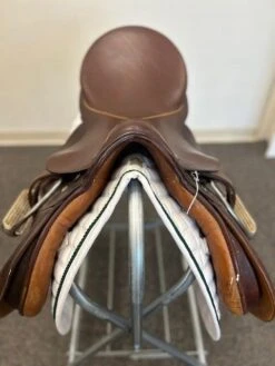 Stubben Siegfried 17" NM -Equestrian Equipment Store img 4062