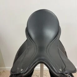 Kincade All Purpose 16.5" M -Equestrian Equipment Store img 9801 1