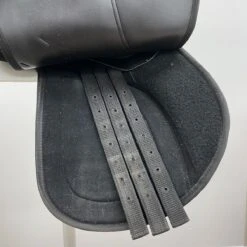 Kincade All Purpose 16.5" M -Equestrian Equipment Store img 9803 1