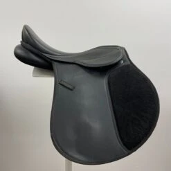 Kincade All Purpose 16.5" M -Equestrian Equipment Store img 9804 1